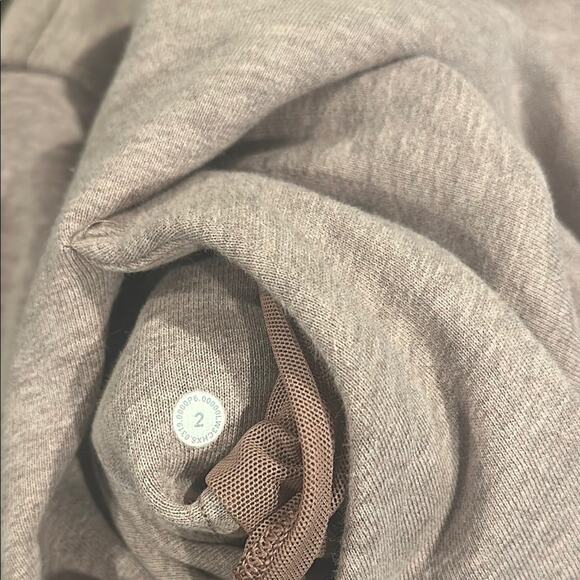 LULULEMON x Barry’s Bootcamp Cropped Hoodie 2 - Picture 9 of 9